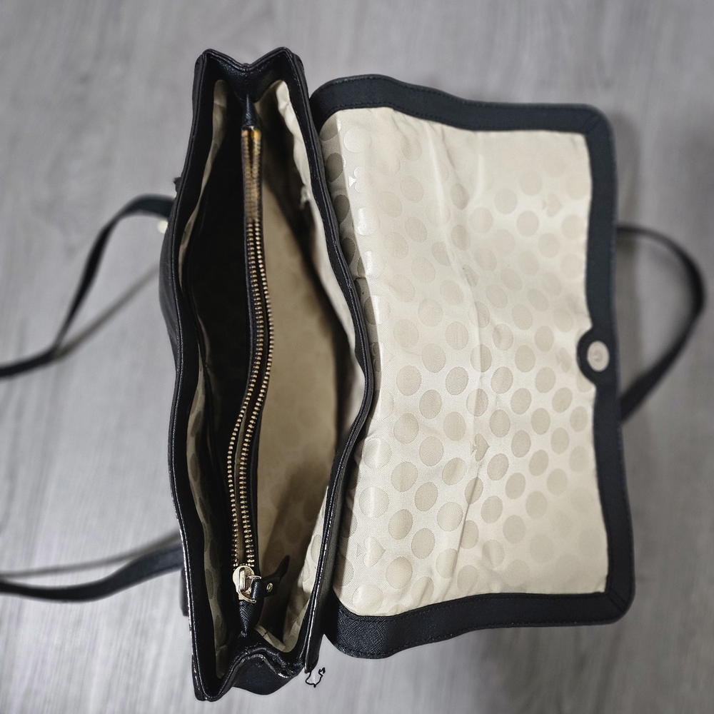 Elegant Black and Cream Women's Bag